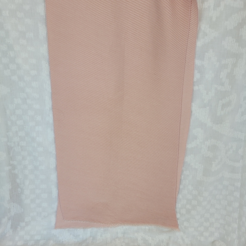 Lands End pale pink wide scarf ribbed with fringe ends cozy warm soft fabric - Picture 7 of 8